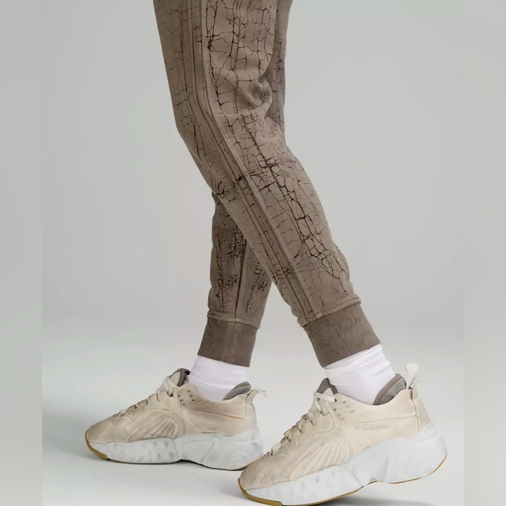 Lululemon Warm Down Jogger | 7/8 Length | Size 4 - Picture 4 of 7